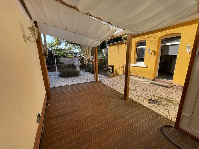 Top Gepflegtes MFH mit Rendite – Terrasse Innenhof