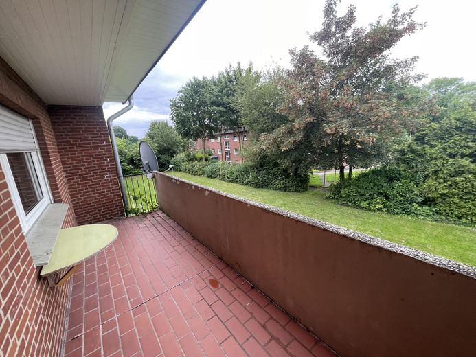 Appartamento di 3 locali con balcone in posizione tranquilla – Balkon