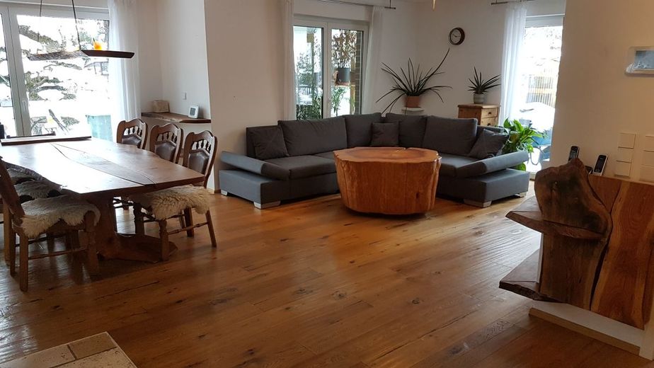 provisionsfrei! Einfamilienhaus mit ELW 255qm, 3966qm Garten, EKl A+, Bj 2013, Ortsrandlage, barrierefrei – Wohnbereich