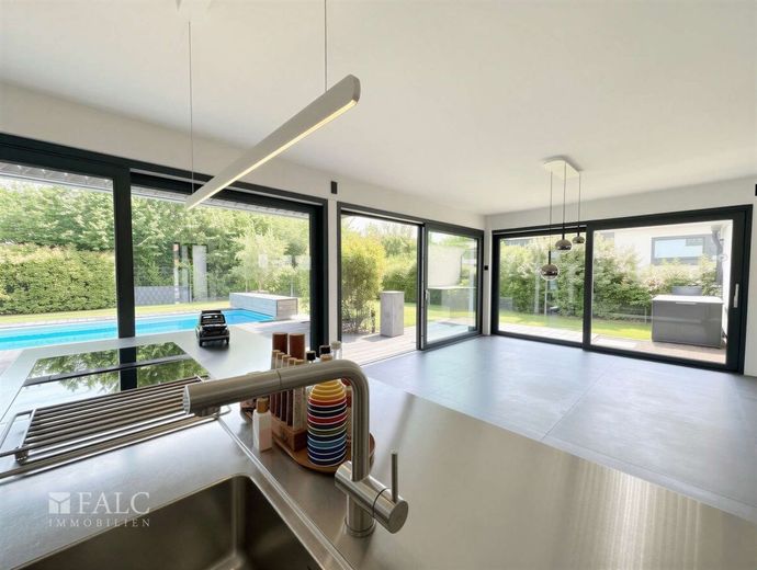 Luxus trifft Privatsphäre - Exklusive Villa mit Pool in begehrtester Lage von Worms – Küche