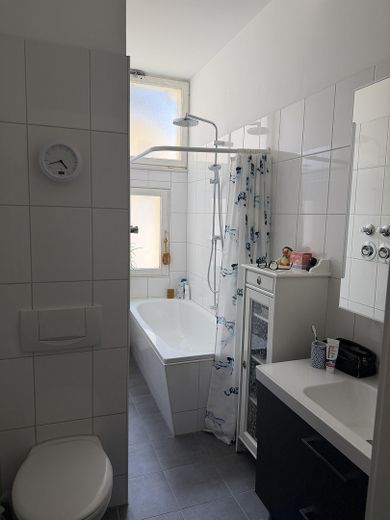 Hermoso piso de 4 habitaciones en un edificio antiguo en el barrio de Kunibertsviertel – Foto 9
