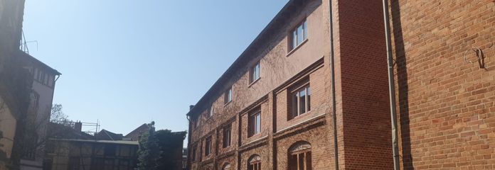 Haupteingang Gebäude