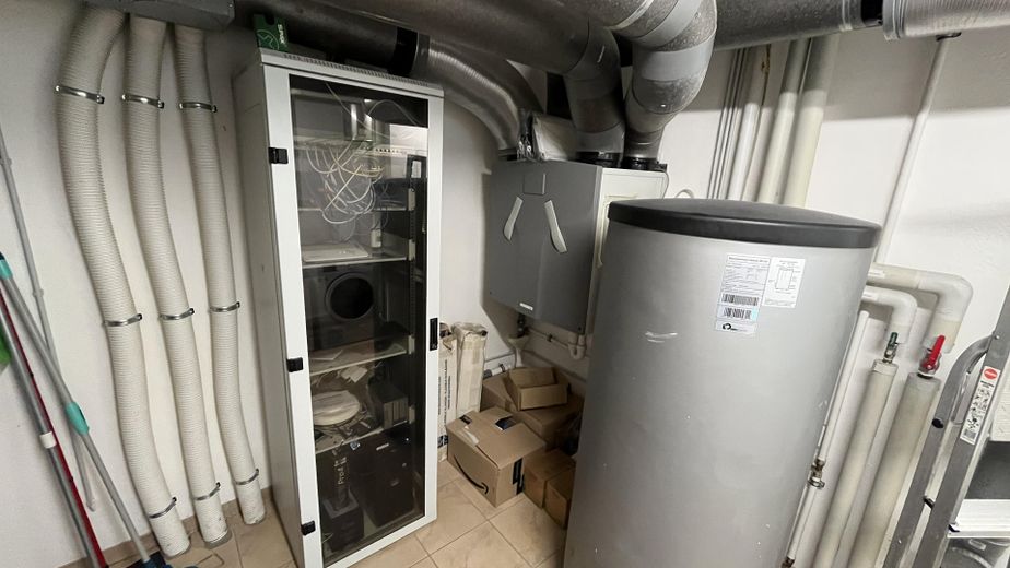 Technik UG - Serverschrank