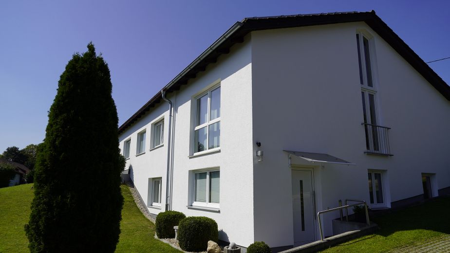 Wohnen, Arbeiten, Vermieten: Flexibles Raumwunder mit Anbau! – Ansicht SO-West