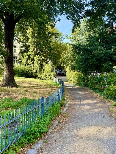 Provisionsfrei: 89m² Altbau am Helmholzplatz, Balkon, bezugsfrei – Helmholzplatz