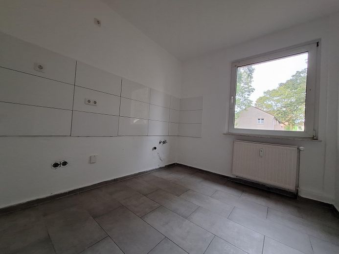 Modernisierte Wohnung mit 2,5 Zimmern, Balkon und Garten (Unterstr. 72) – Küche