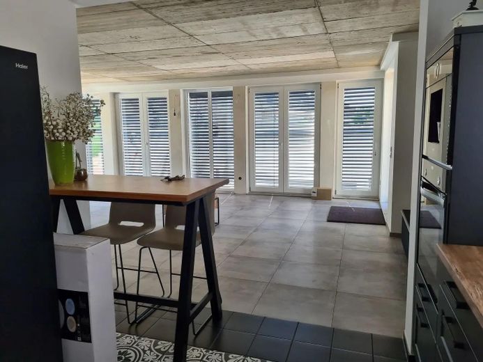Traumhaus mit Einliegerwohnung in Saabrücken, Pool, Sauna, Klima .... – Blick Küche in WZ Einlieger
