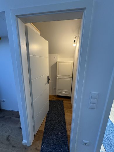 Einzigartiges Altstadt-Juwel in Weilheim mit eigenem Stadtgarten – kernsanierte 6-Zimmer-Maisonette – Speisekammer, Lager, DG