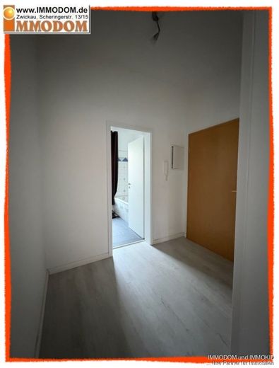 2-Zimmer-Hochparterre-Wohnung mit EINBAUKÜCHE zu verkaufen! – Flur