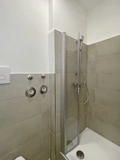 Seltene Gelegenheit am Zionskirchplatz: Kernsaniert & provisionsfrei – Badezimmer