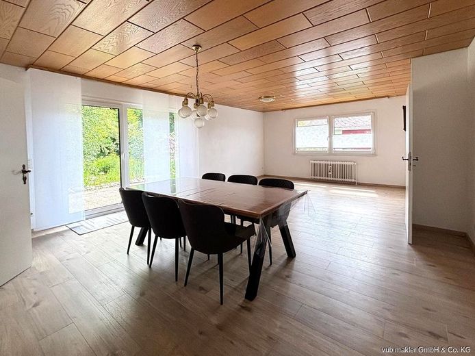 Modernisierter Bungalow mit Terrasse, Keller und großzügigem Grundstück in Förbau – VUB0002444-4