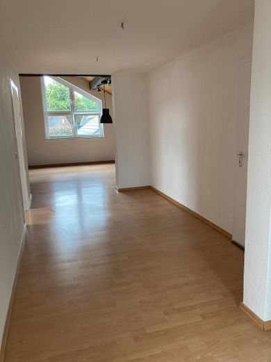 Top Lage! Helle 2,5-Zimmer-Wohnung mit Fußbodenheizung + Stellplatz in Holzwickede – Flur