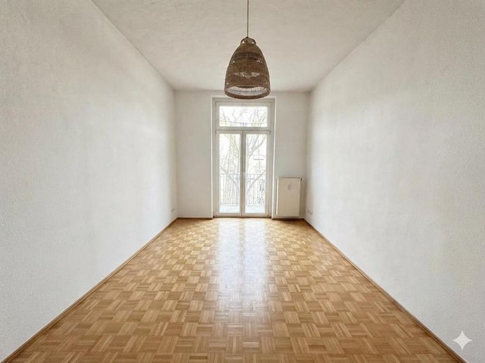 Luminoso appartamento maisonette all'ultimo piano a Friedrichshain, libero subito – Schlafzimmer