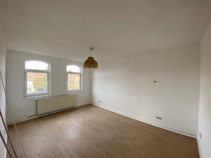 Apartamento con balcón, apto para piso compartido, 4 habitaciones, dúplex, cerca de la estación – Schlafzimmer unten