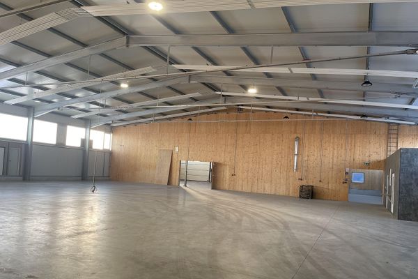 Warmhalle mit Bürotrakt zur Miete in Vilshofen
