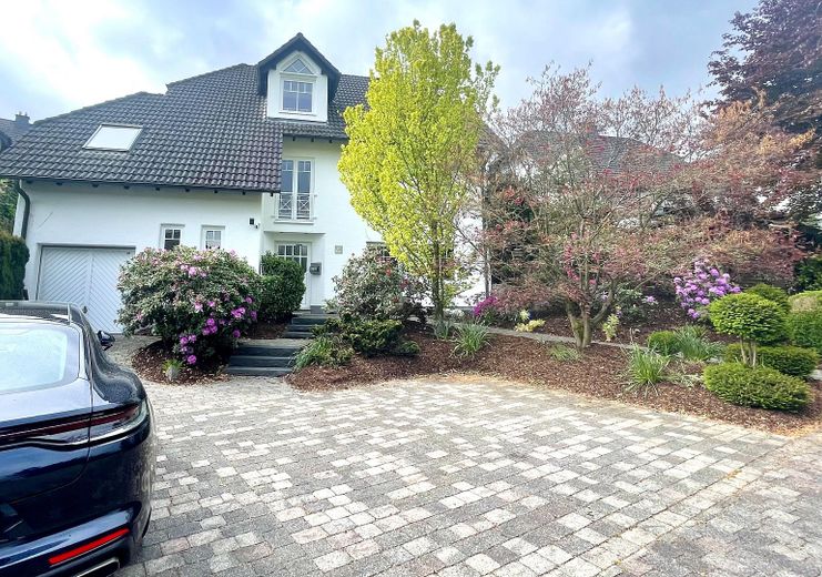 Vorderansicht des Hauses