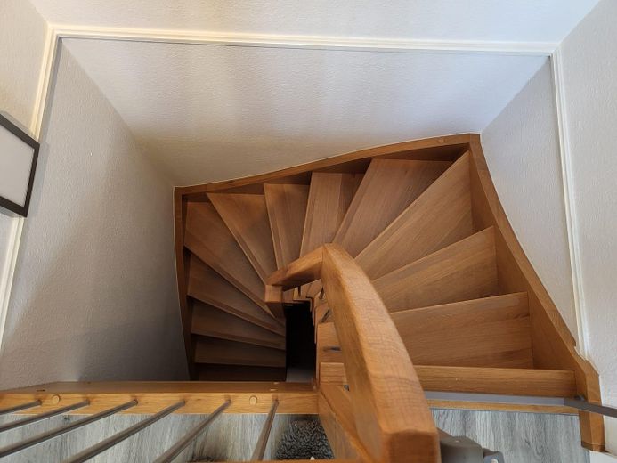 Light-filled 3.5-room maisonette apartment in Nordstadt/Gärten h.d.Veste – Wendeltreppe