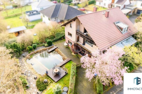 Großzügiges Wohnhaus mit Garten, Schwimmteich & Sauna - Viel Platz auf separaten Ebenen