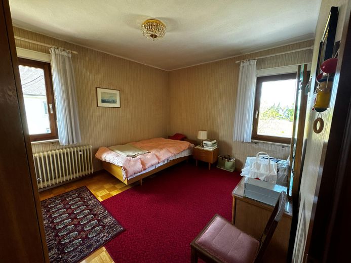 Ek yapılaşma imkânına sahip geniş arsada villa tarzı müstakil ev – Schlafzimmer / Büro 2
