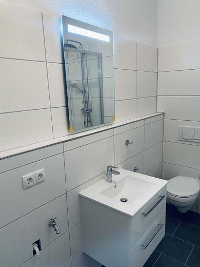 Oase in frisch renoviertem Design Apartment mit Einbauküche inkl. WLAN in TOP zentraler Lage – Foto 13