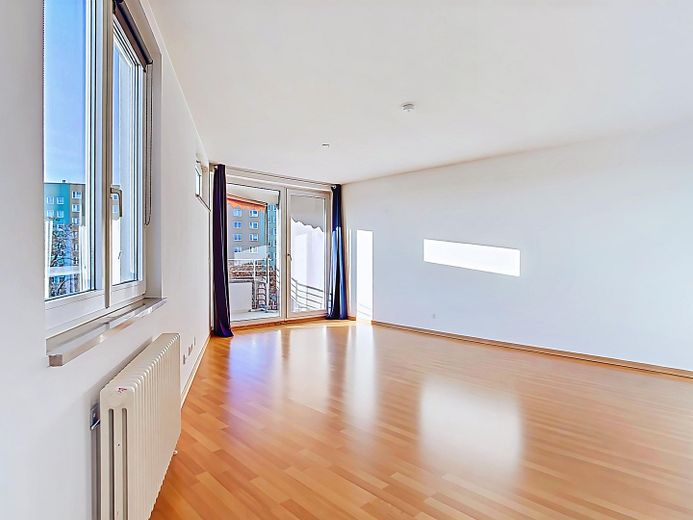 Lichtdurchfluteter Wohnraum