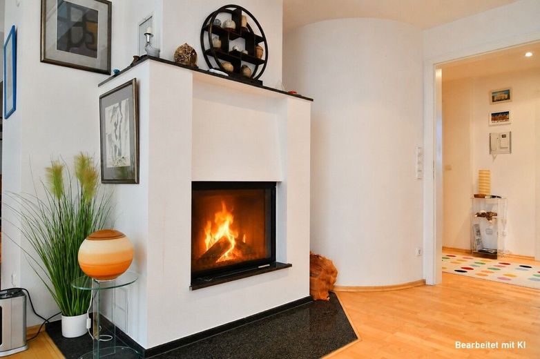 Elegante 3 - 4 Zi Maisonette mit Galerie mitten in Königstein – Kamin
