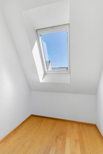Exklusive Eigentumswohnung in bester Innenstadtlage von Mindelheim – 2 TG-Stellplätze – Abstellraum 3.OG