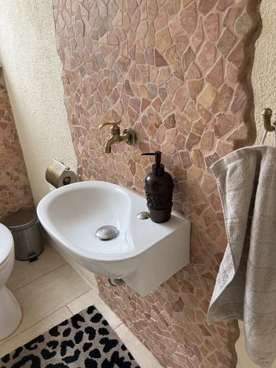 Charmantes Reihenendhaus in Kirchheim am Neckar – Gäste-WC