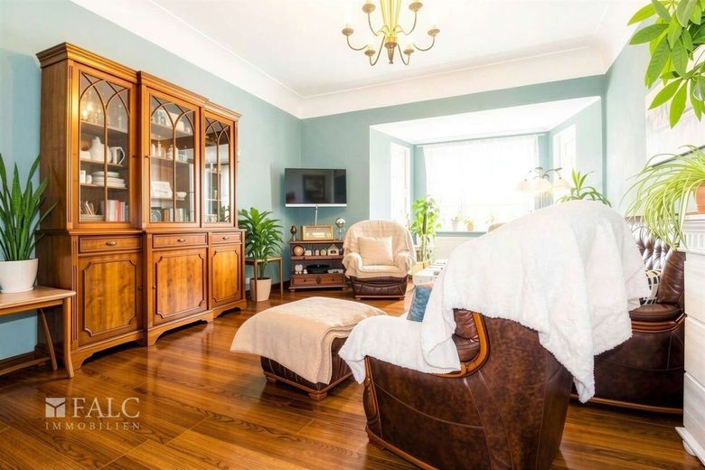 +++ Mehrfamilienhaus in toller Lage und mit guter Rendite +++ – Wohnzimmer Wohneinheit 2