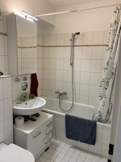 Rhein Bölgesi semtinde komisyonsuz ve aydınlık 2 odalı daire – Fotoğraf 16