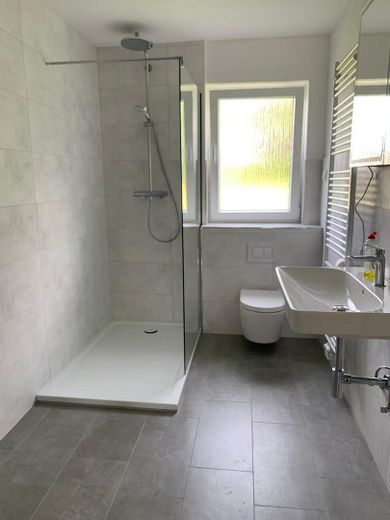 Bad mit Dusche