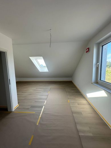Neubau-Doppelhaushälfte (5 Zi.) mit Garten & Stellplatz – nur noch 1 verfügbar | nahe Berlin/Potsdam – DG linke Seite