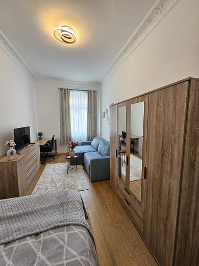 WG-Zimmer möbliert & frisch saniert – 8 Min. zur HTW Uni / Furnished room in a shared apartment – Zimmer 3 / Room 3