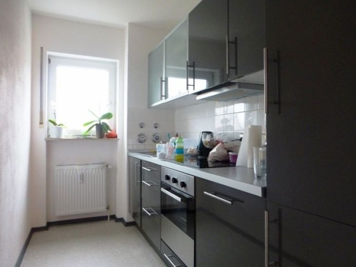 Gut ausgestattete und schöne helle 2 Zimmerwohnung mit Balkon und Stellplatz – Foto 1