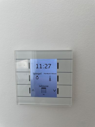 Luxus-Penthouse-Wohnung in traumhafter Lage mit Privatseenutzung – Multifunktionsschalter