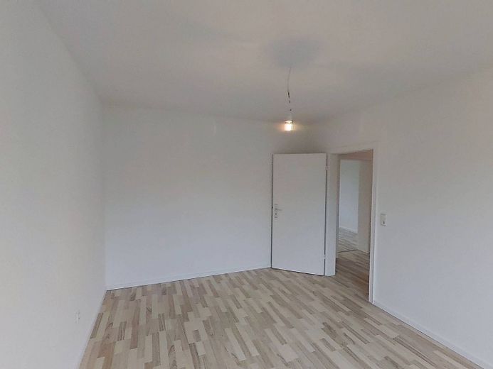 Große 2-Zimmer-Erdgeschosswohnung mit schönem BALKON – Ansicht II: Schlafzimmer