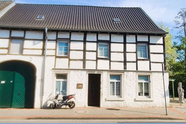 Vermietetes, denkmalgeschütztes Einfamilienhaus mit ehemaligem Mühlengebäude in Zentrumslage von Langerwehe