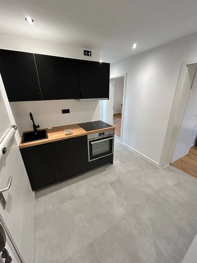 Modernes WG-Zimmer mit viel Licht/ Jaspersallee 27, München / 3.OG / WE47 / Zi.1 – Küche