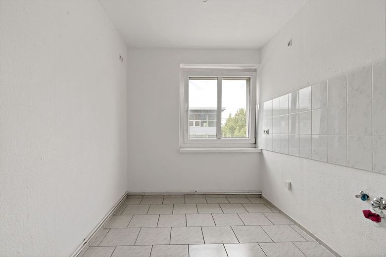Zadbane 2-pokojowe mieszkanie z balkonem przy Merseburger Straße! – Küche