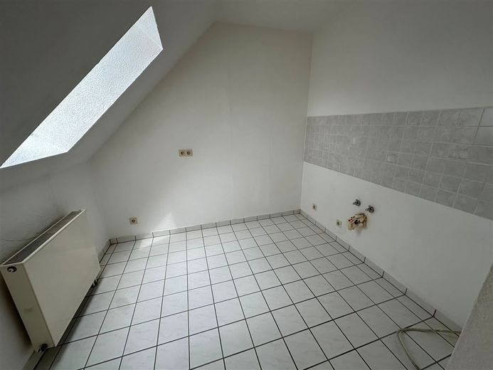 Gemütliche 2-Zimmer mit neuen Laminat und Einbauküche in guter Lage! – PHOTO-2026-06-18-10-32-21