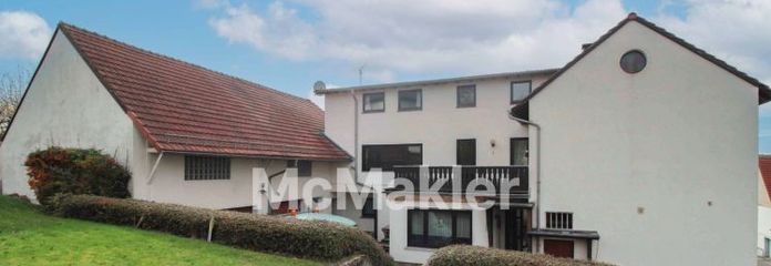 Vielseitiges Mehrgenerationenhaus auf großem Grundstück mit Scheune & Garten in Grävenwiesbach