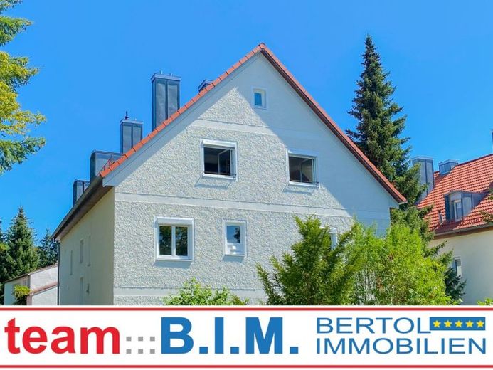 Splendido appartamento su due livelli con balcone, uso del giardino, cucina componibile di alta qualità e bagni molto moderni – Foto 1