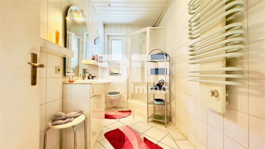 Vielseitiges Raumwunder mit Potenzial: Ein- bis Zweifamilienhaus im Herzen von Amt Creuzburg – EG Bad / Dusche / Handtuchwärmer
