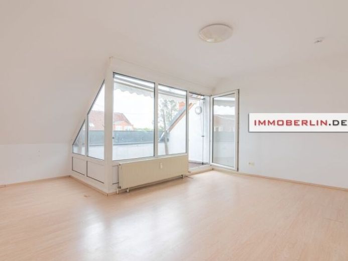 IMMOBERLIN.DE - شقة جميلة في الطابق العلوي مع تراس جنوبي وموقف سيارات – الصورة 1