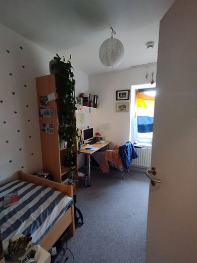 Möblierte WG-Zimmer für junge Studierende – Foto 5