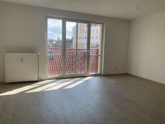 Altenburg* City Center* helle 2 Raum-Whg. * Wannanbad* Laminat* sep. Küche – Foto 1