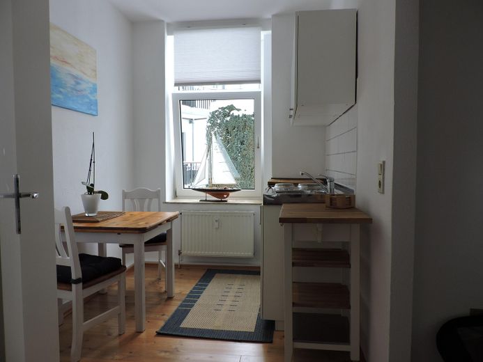 Appartement en ville meublé +++ Emplacement exceptionnel derrière l’hôtel de ville – Küchenbereich