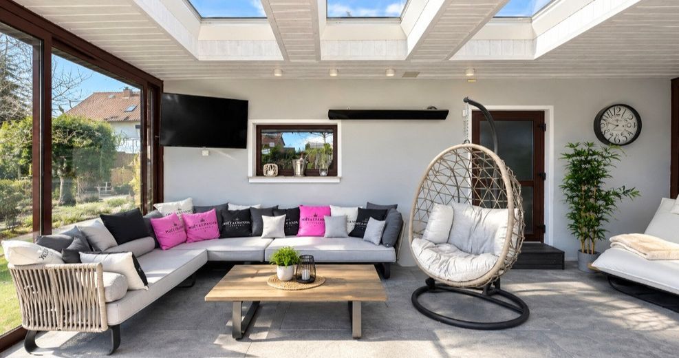 Villa urbana con estilo, tecnología moderna y confort exclusivo – Poolhaus