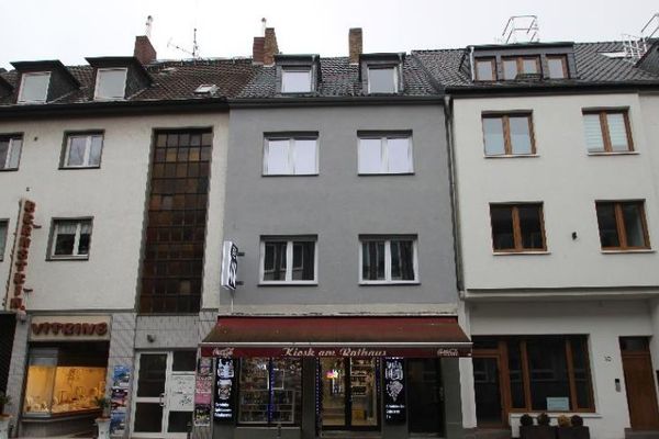 Investissement locatif rénové au centre de Bonn, revenus locatifs réalisables 75.000 EUR p.a.+ charges annexes