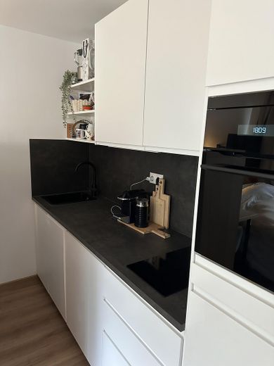 Top Lage an der Münchner Freiheit - Komplett ausgestattet - Südbalkon und sehr ruhig – Küche